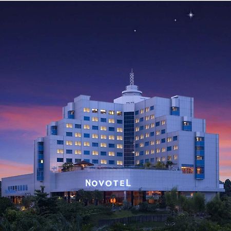 Novotel Balikpapan Exterior photo